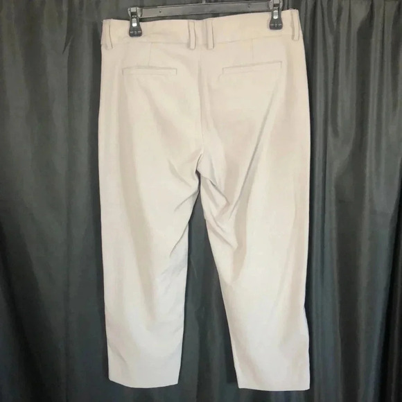 The Limited Grey Crew Fit Capris‎ - Picture 3 of 4